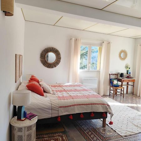 Bed and Breakfast Casa Louisa Serralongue Екстер'єр фото