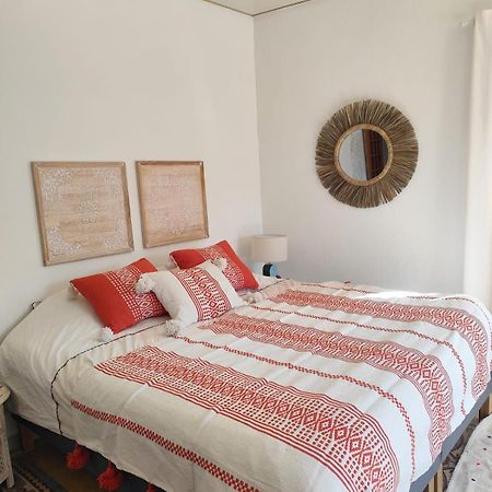Bed and Breakfast Casa Louisa Serralongue Екстер'єр фото