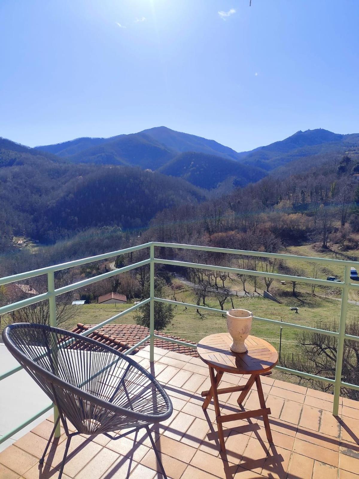 Bed and Breakfast Casa Louisa Serralongue Екстер'єр фото