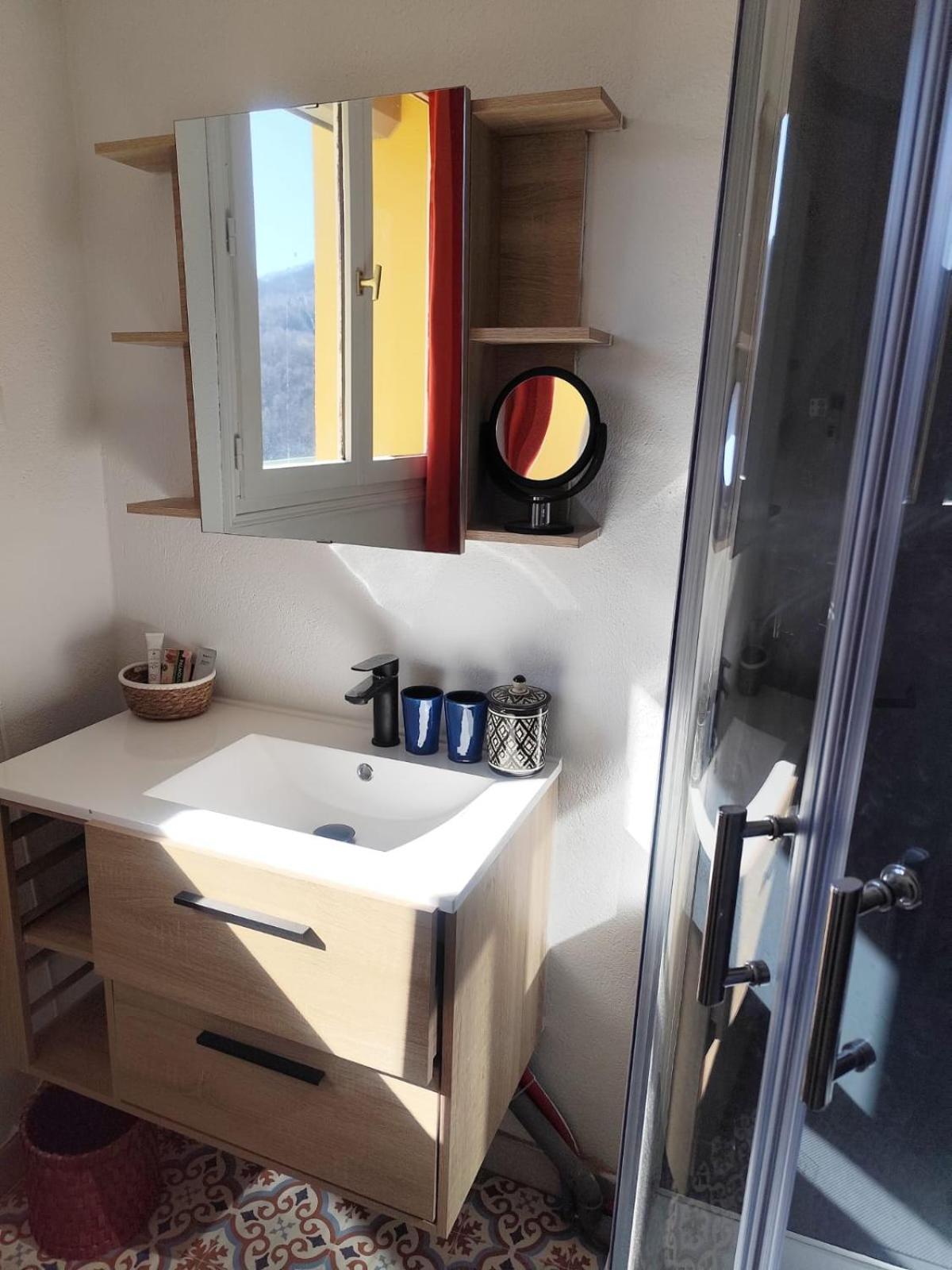 Bed and Breakfast Casa Louisa Serralongue Екстер'єр фото