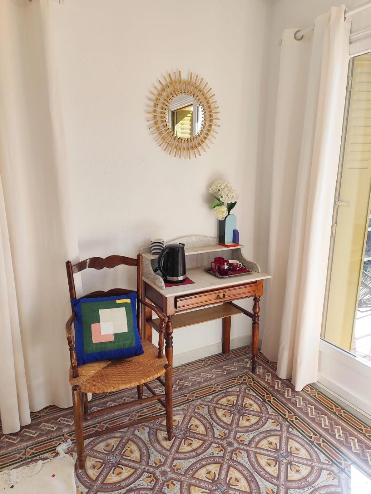 Bed and Breakfast Casa Louisa Serralongue Екстер'єр фото