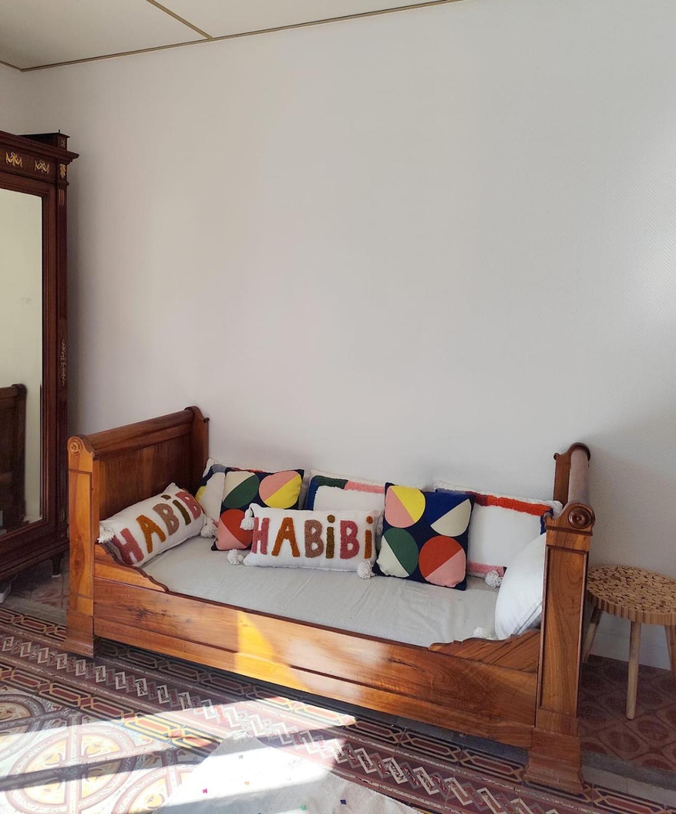 Bed and Breakfast Casa Louisa Serralongue Екстер'єр фото